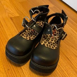 Demonia Sprite 02 Black Size 6 USED Heart Buckle